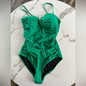 New one piece swimsuit size M